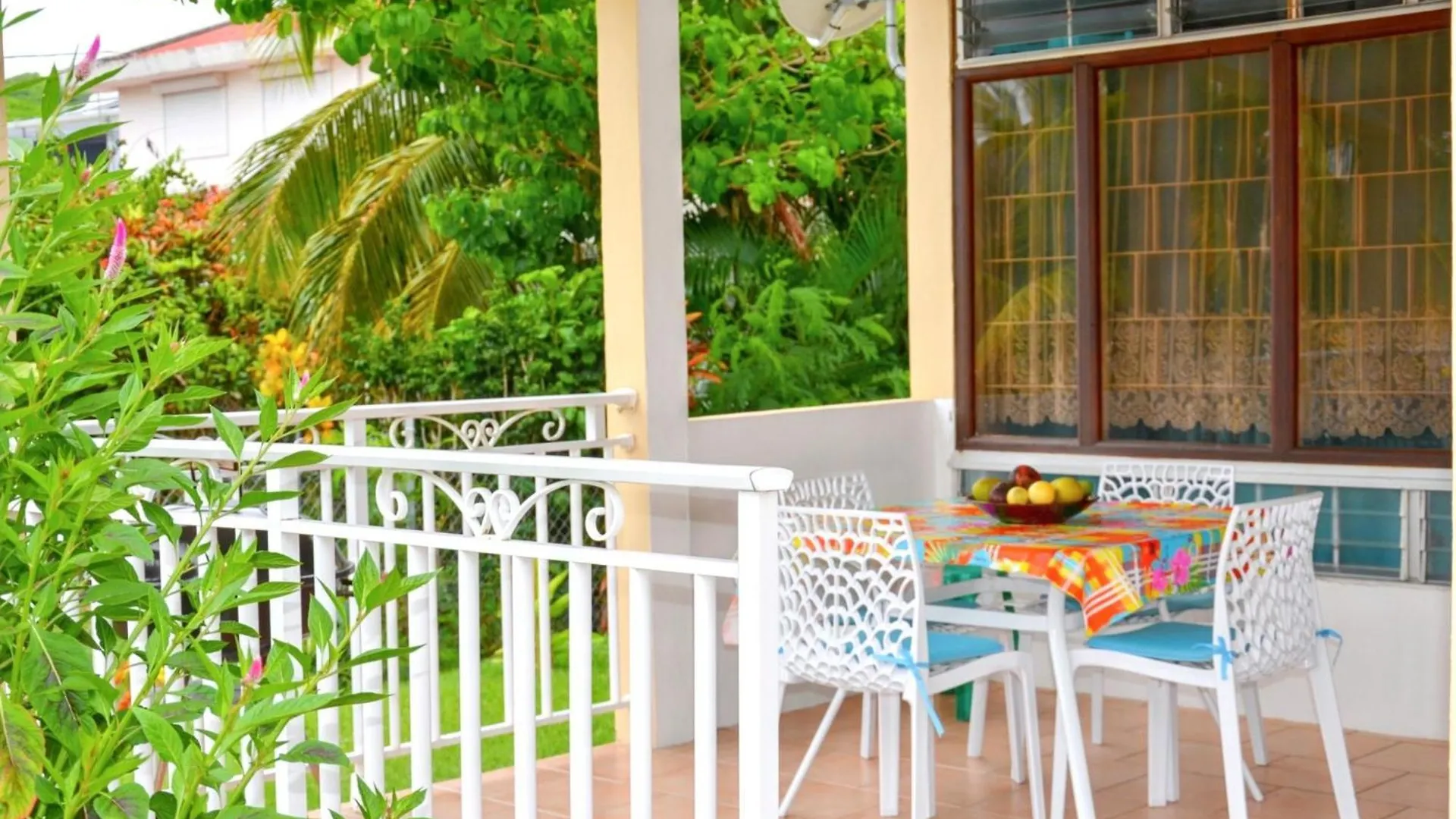Studio Cocooning A Saint Anne / 27 M² / Jardin Fleuri Sainte-Anne 0*,  Martynika